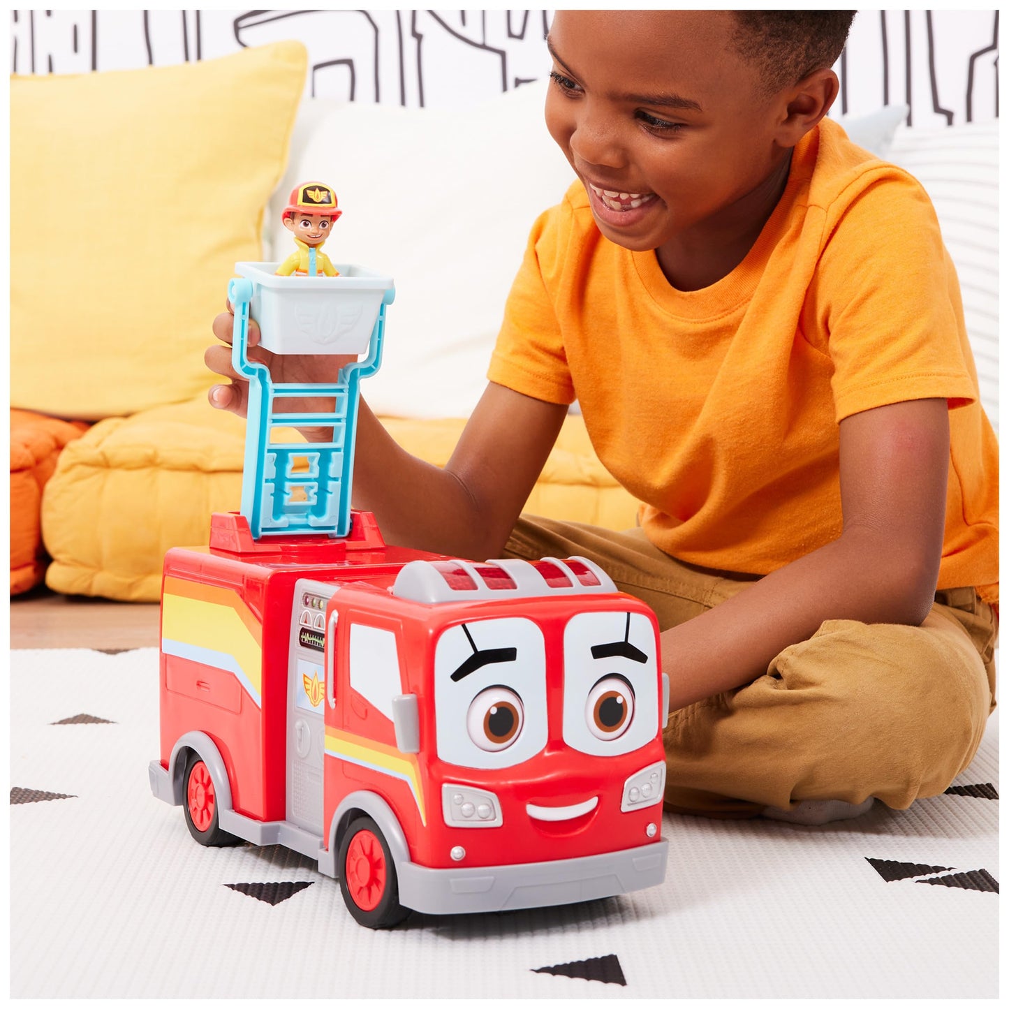 Disney Junior Firebuds, Bo & Flash Rescue Adventure Fire Truck with VROOMLINK, Lights, Sounds, Movements Kids Toys for Boys and Girls Ages 3+