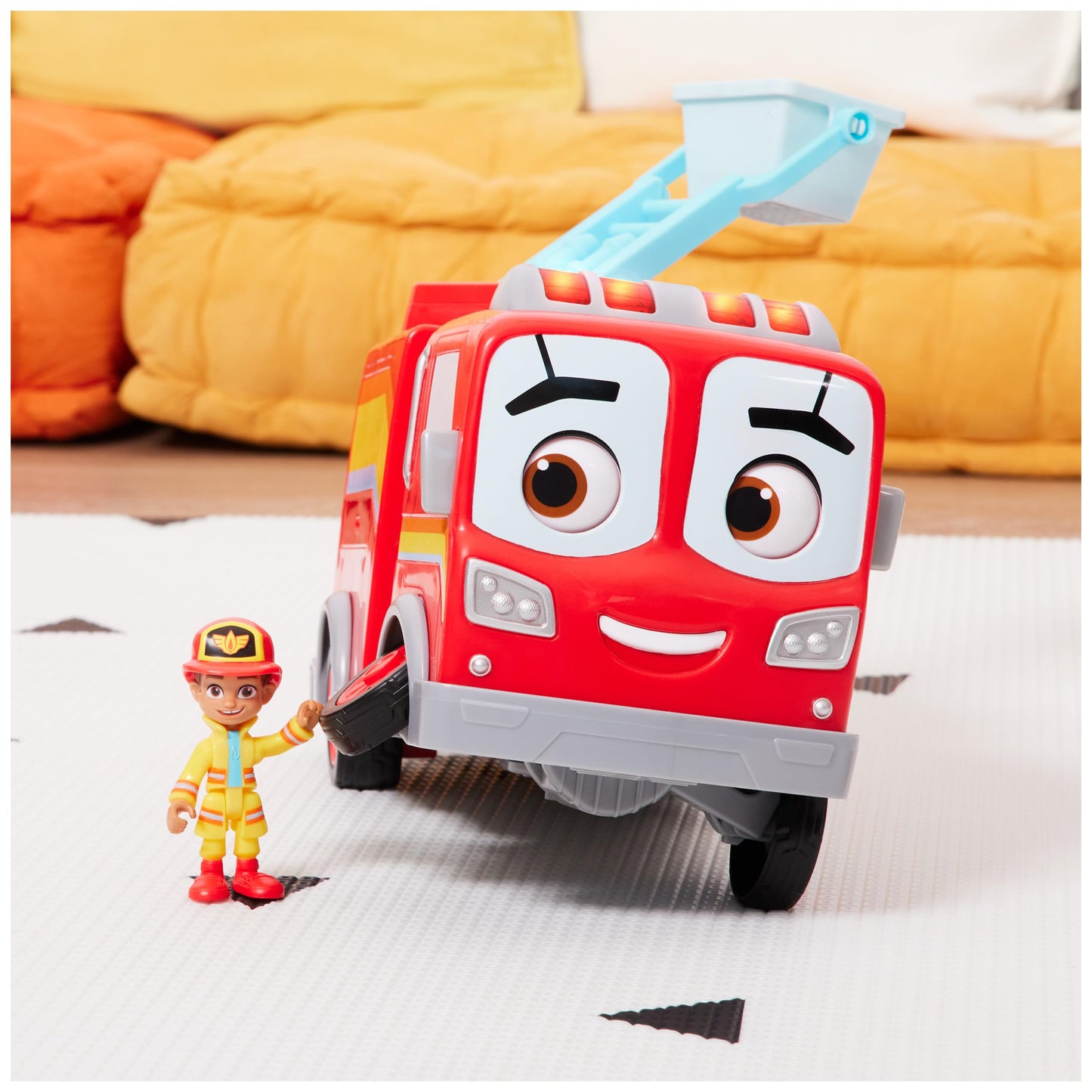 Disney Junior Firebuds, Bo & Flash Rescue Adventure Fire Truck with VROOMLINK, Lights, Sounds, Movements Kids Toys for Boys and Girls Ages 3+