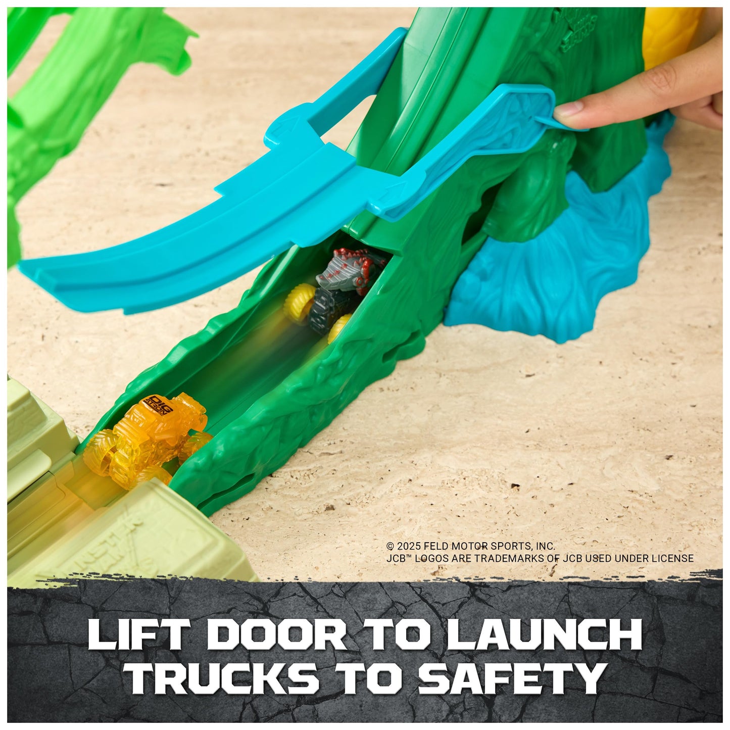 Monster Jam Mini Cobra Booster Playset